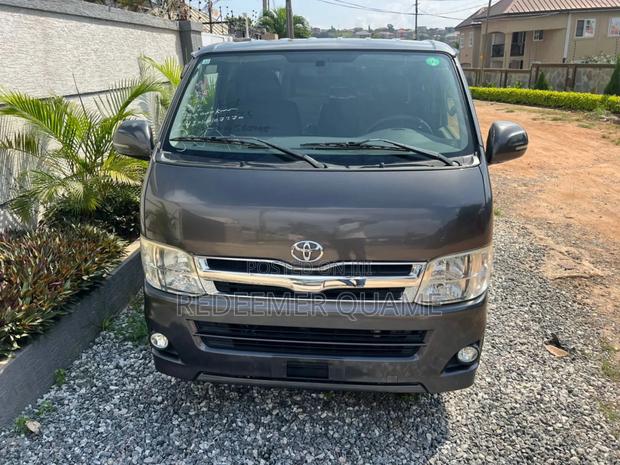 Toyota HiAce 2013 Grey · Photo 6