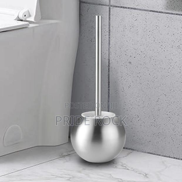 Quality Metal Toilet Brush · Photo 1