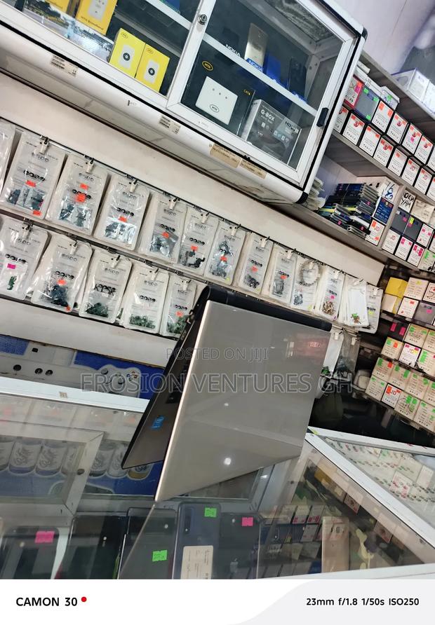 Laptop Toshiba 6GB Intel Core I5 HDD 1T · Photo 2