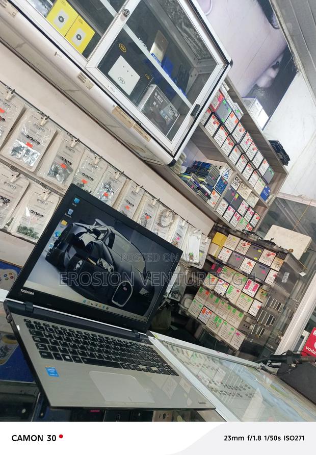 Laptop Toshiba 6GB Intel Core I5 HDD 1T · Photo 5