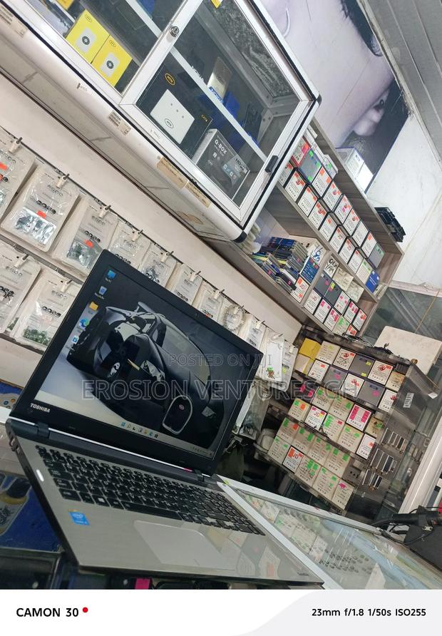Laptop Toshiba 6GB Intel Core I5 HDD 1T · Photo 6