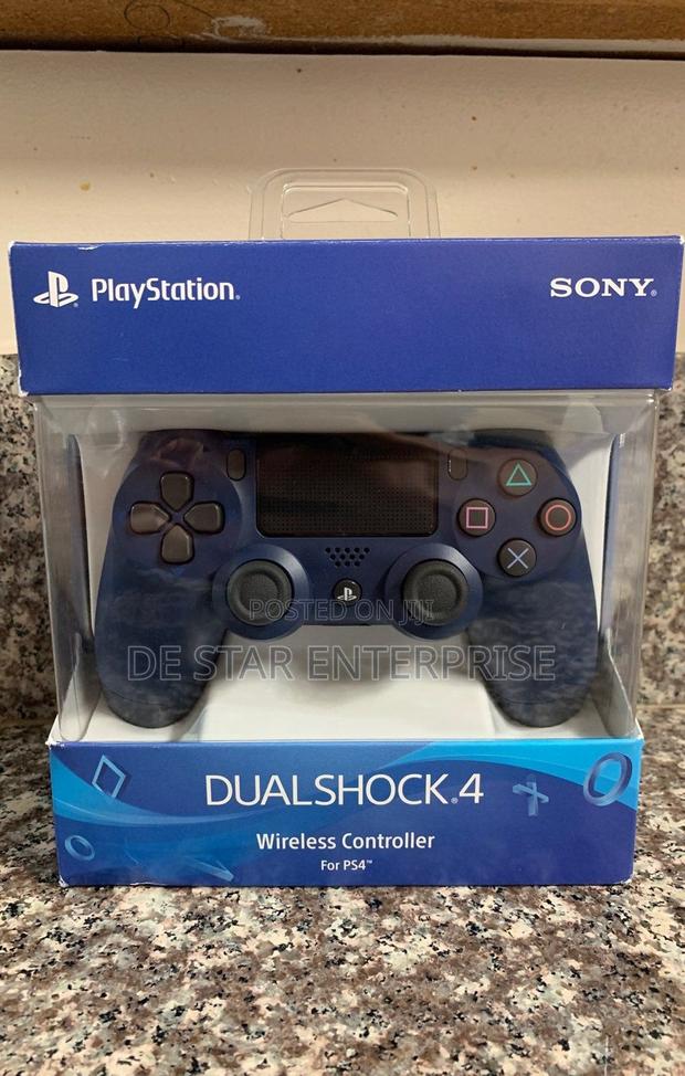 Play Station 4 Controller · Photo 1