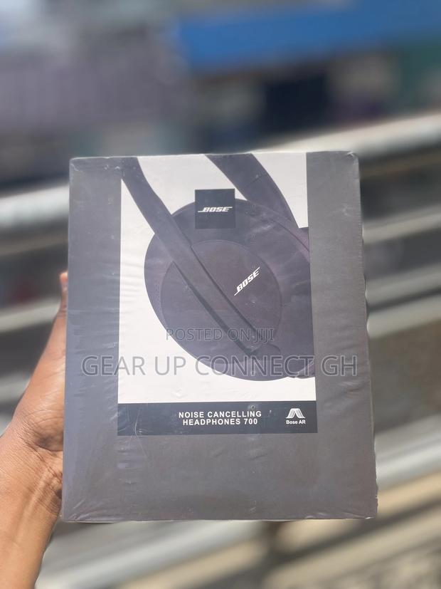 Super Bose 700 · Photo 2