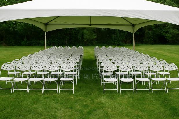 Gladiator Chairs , Fan Back Folding Chairs for Rental · Photo 4