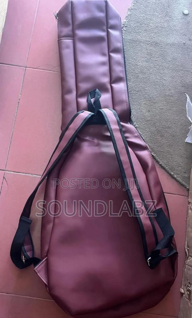 Leather Acoustic Guitar Bag · Photo 2