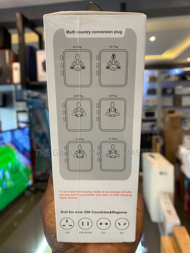 Byz Universal Travel Conversion Charger · Photo 2