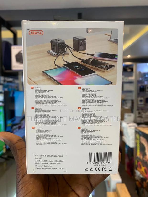 Byz Universal Travel Conversion Charger · Photo 3