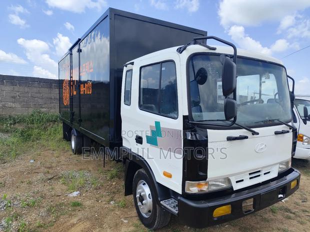 Hyundai Gold 5ton Container. New Arrival · Photo 1