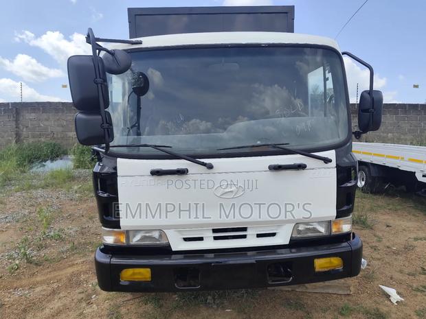 Hyundai Gold 5ton Container. New Arrival · Photo 3