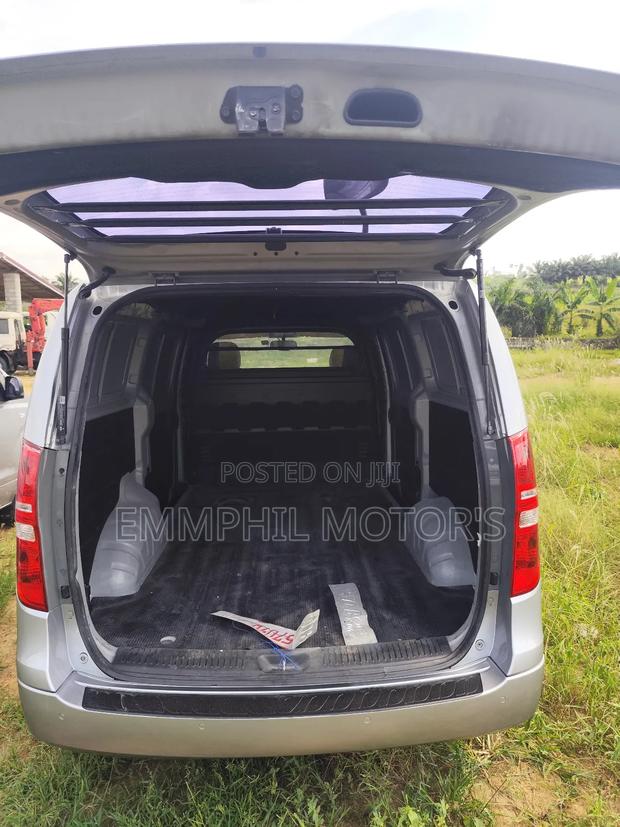 Hyundai Starex 2016 Grey · Photo 6