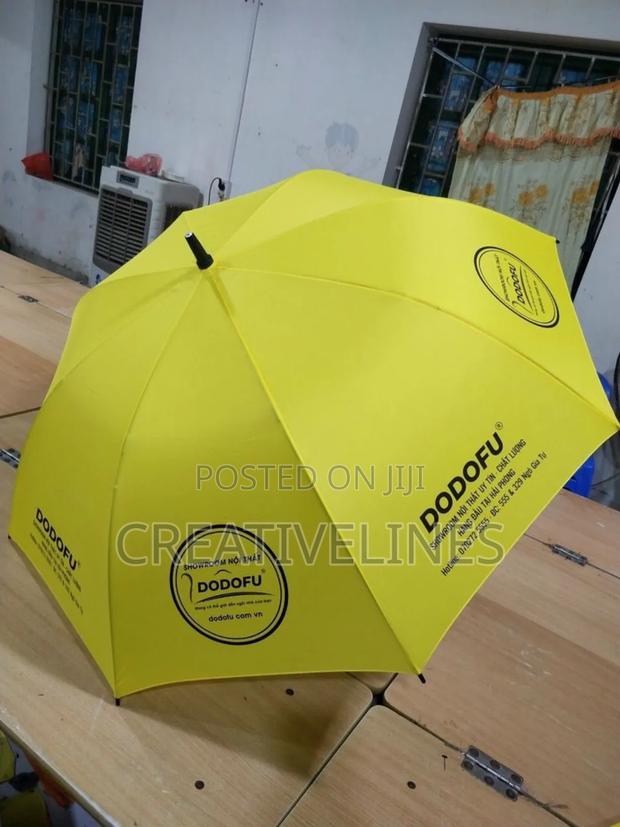 Yellow Umbrella · Photo 1
