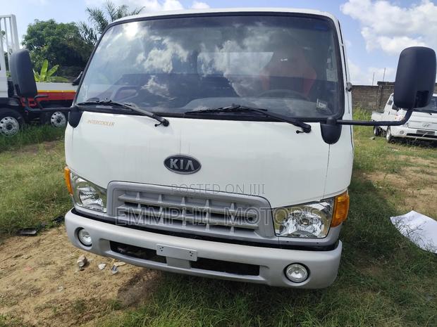 Kia Pamax. Manual Engine. 2.5ton. · Photo 2