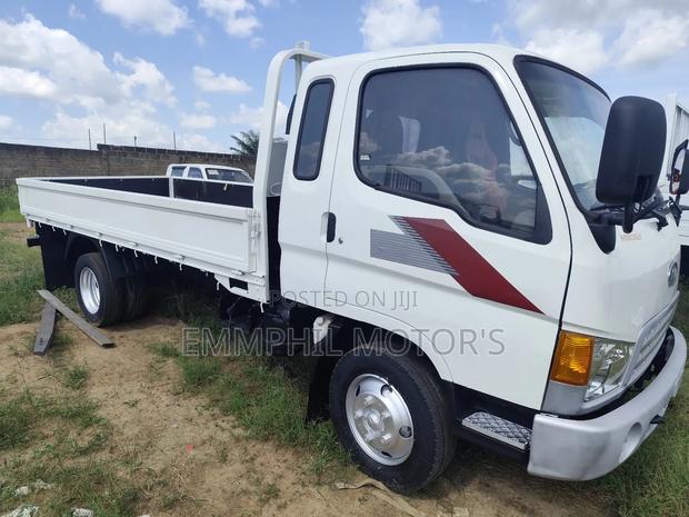 Kia Pamax. Manual Engine. 2.5ton. · Photo 3