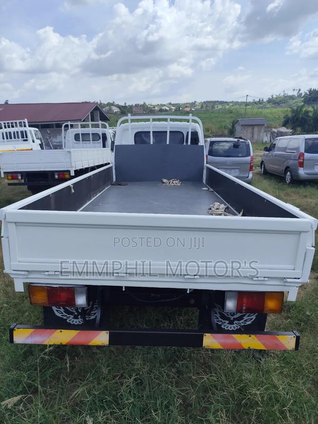 Kia Pamax. Manual Engine. 2.5ton. · Photo 4