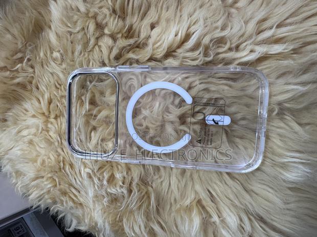 iPhone 17pro/17pro Max Transparent Cover With Magsafe · Photo 3