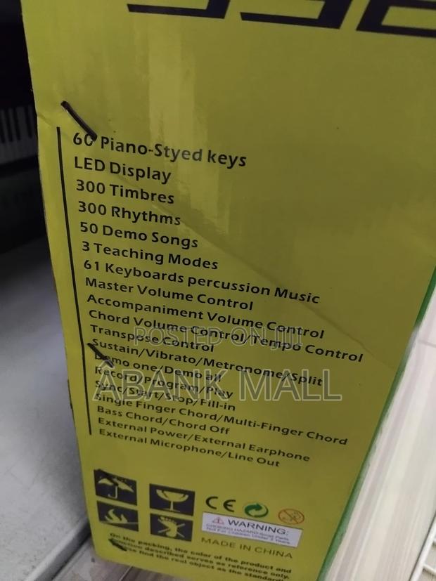 Electronic Keyboard · Photo 3