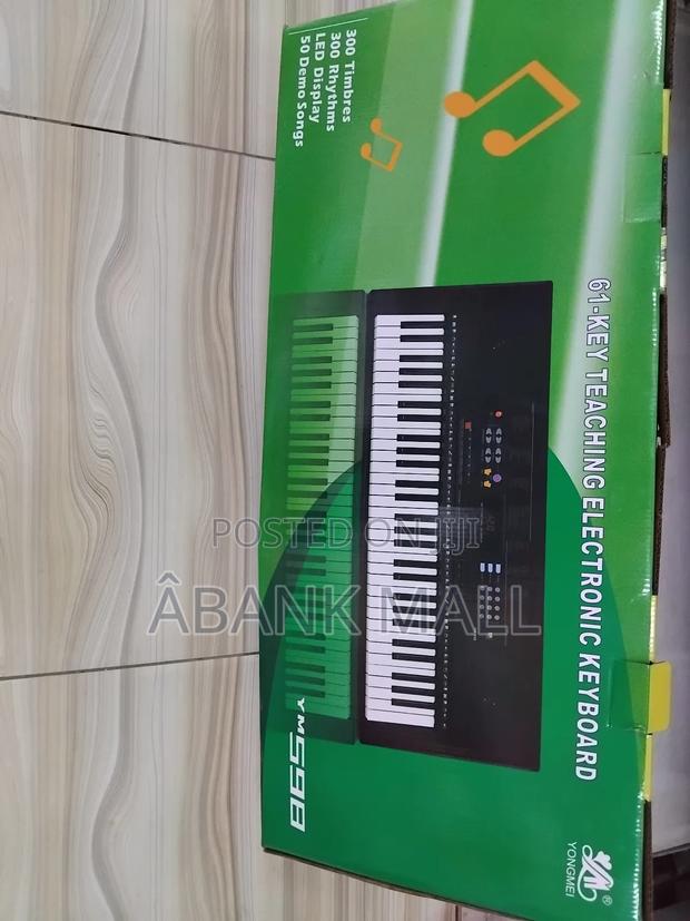 Electronic Keyboard · Photo 2