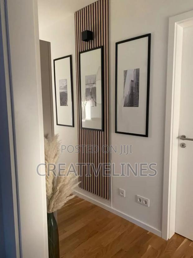 Picture Frame With Panels · Photo 1