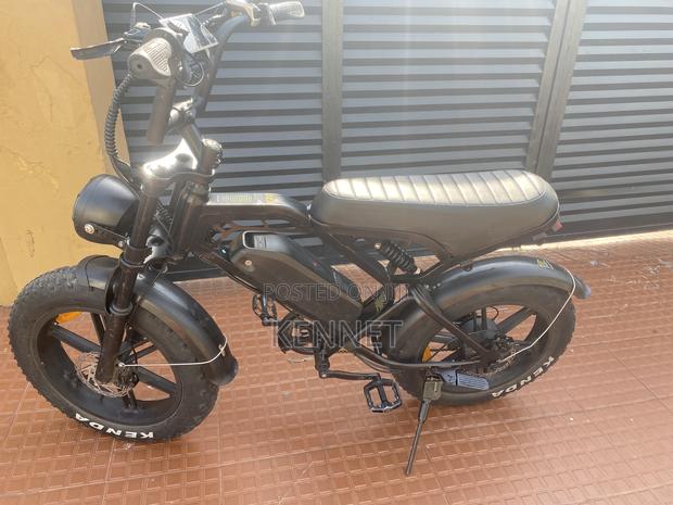 Motorcycle 2025 Black · Photo 1
