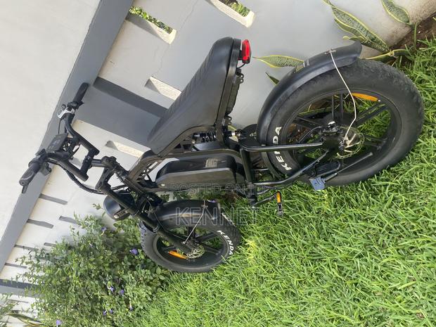 Motorcycle 2025 Black · Photo 2