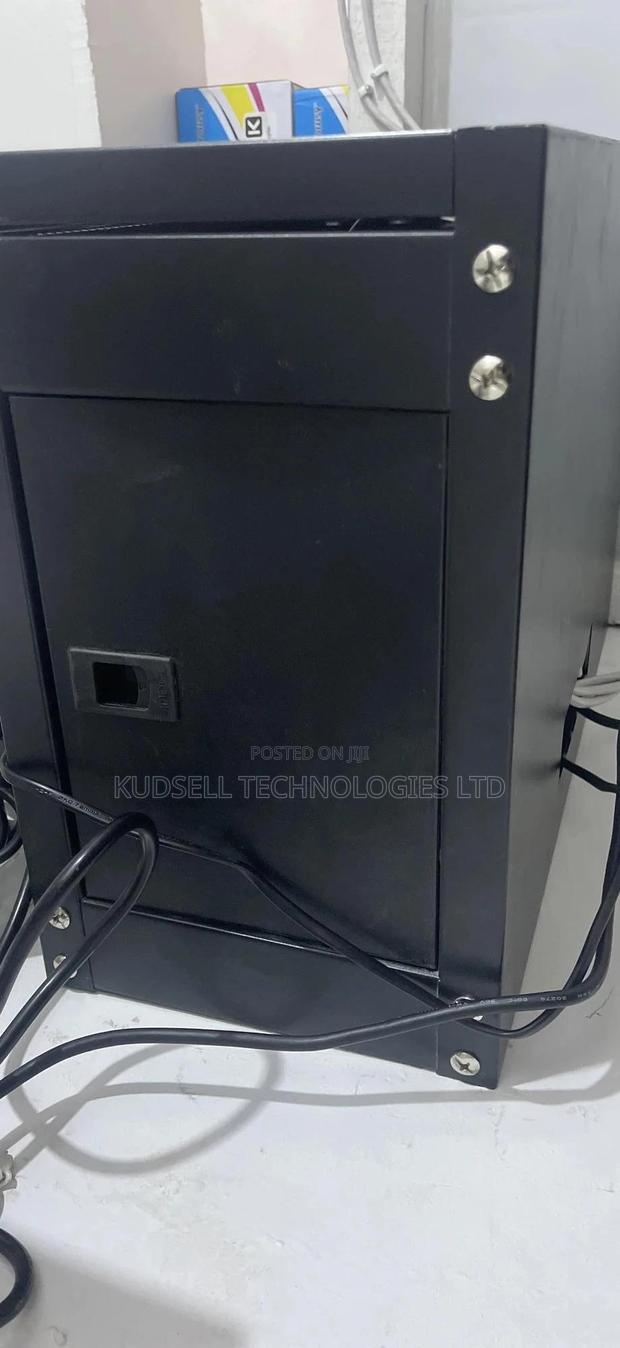 Cabinet 4u (Rack 500mm X 350mm) Wall Mounted Network Cabinet · Photo 1