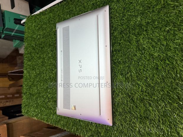 Laptop Dell XPS 15 9530 32GB Intel Core i9 SSD 1T · Photo 2