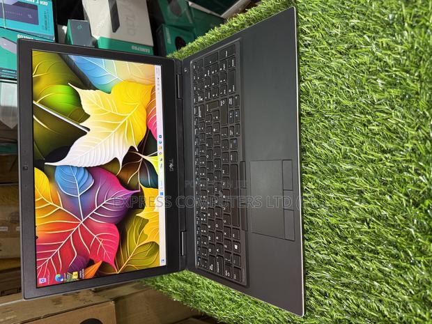 Laptop Dell Precision 15 7520 32GB Intel Core i9 SSD 512GB · Photo 1