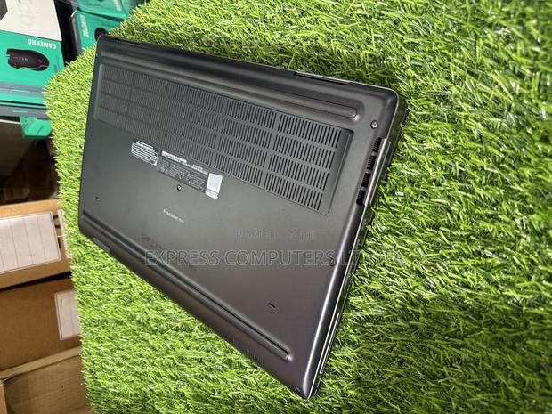 Laptop Dell Precision 15 7520 32GB Intel Core i9 SSD 512GB · Photo 8