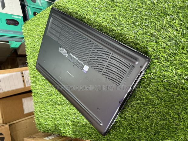 Laptop Dell Precision 15 7520 32GB Intel Core i9 SSD 512GB · Photo 2