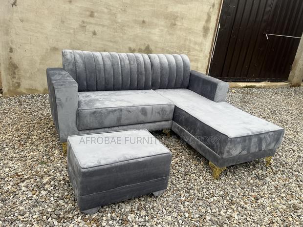 Premium Quality Sofa · Photo 2