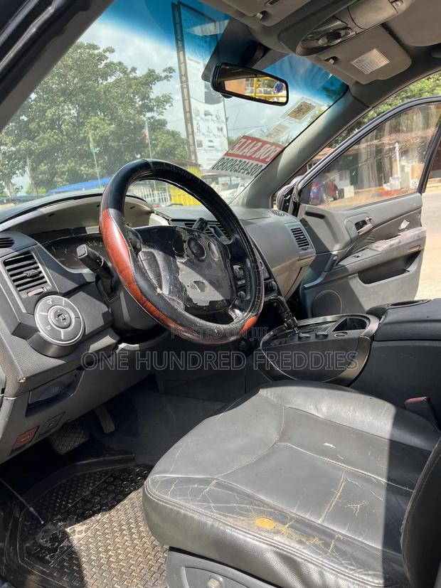 SsangYong Rexton 2010 Black · Photo 8