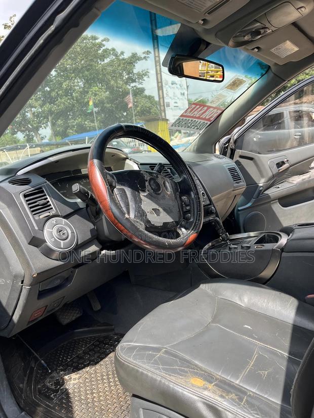 SsangYong Rexton 2010 Black · Photo 4
