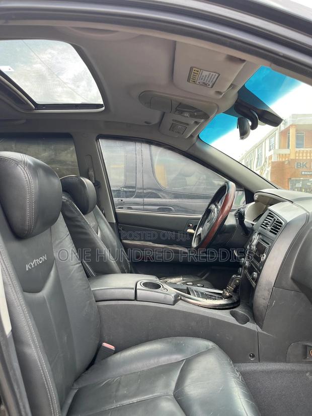 SsangYong Rexton 2010 Black · Photo 6