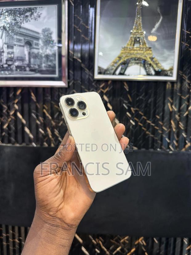 Apple iPhone 13 Pro 128 GB Gold · Photo 4