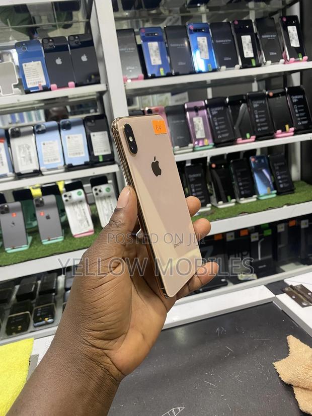 Apple iPhone XS Max 64 GB Gold · Photo 1