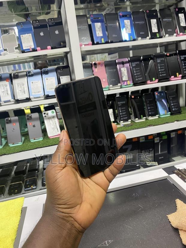 Apple iPhone XS Max 64 GB Gold · Photo 3
