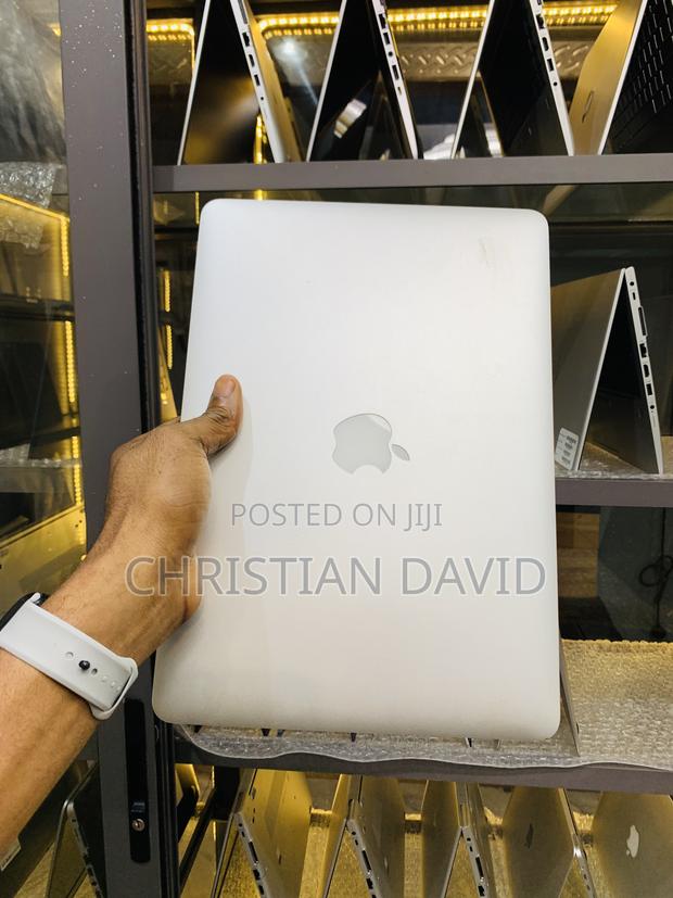 Laptop Apple MacBook Air 8GB Intel Core i5 SSD 128GB · Photo 2
