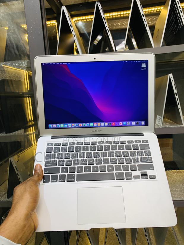 Laptop Apple MacBook Air 8GB Intel Core i5 SSD 128GB · Photo 1