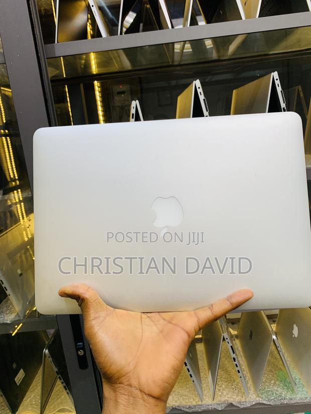 Laptop Apple MacBook Air 8GB Intel Core i5 SSD 128GB · Photo 5