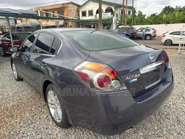 Nissan Altima 3.5 SL 4dr Sedan (3.5L 6cyl CVT) 2014 Gray · Photo 3
