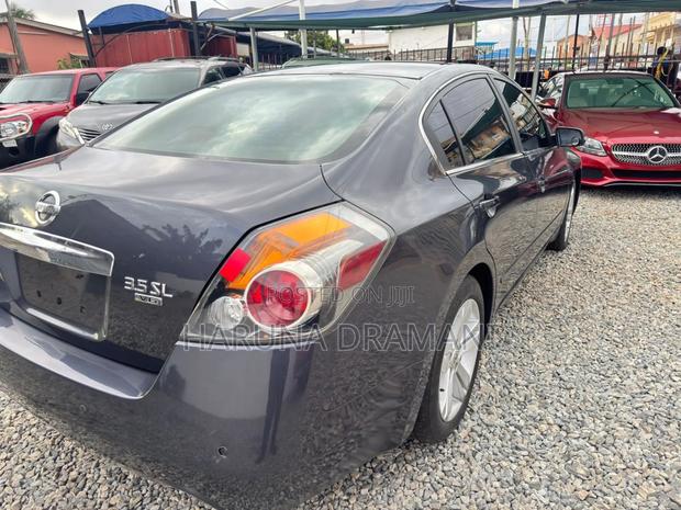 Nissan Altima 3.5 SL 4dr Sedan (3.5L 6cyl CVT) 2014 Gray · Photo 6