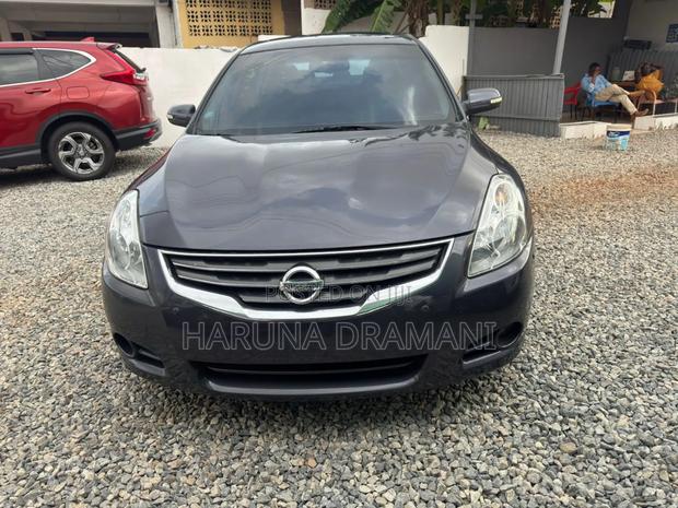 Nissan Altima 3.5 SL 4dr Sedan (3.5L 6cyl CVT) 2014 Gray · Photo 2