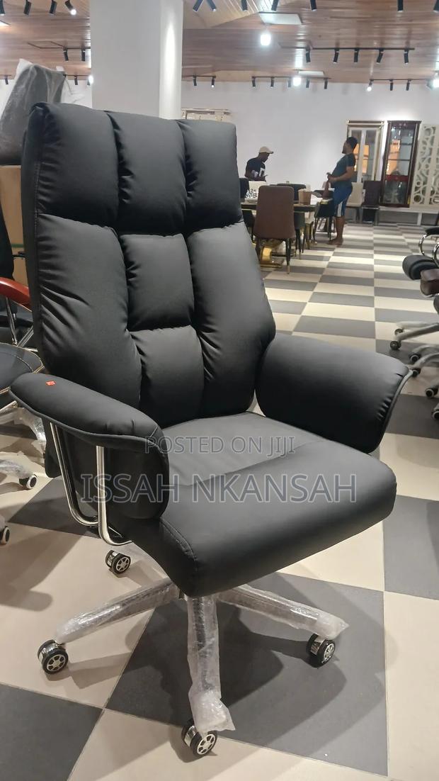 Luxury Office Chair · Photo 2