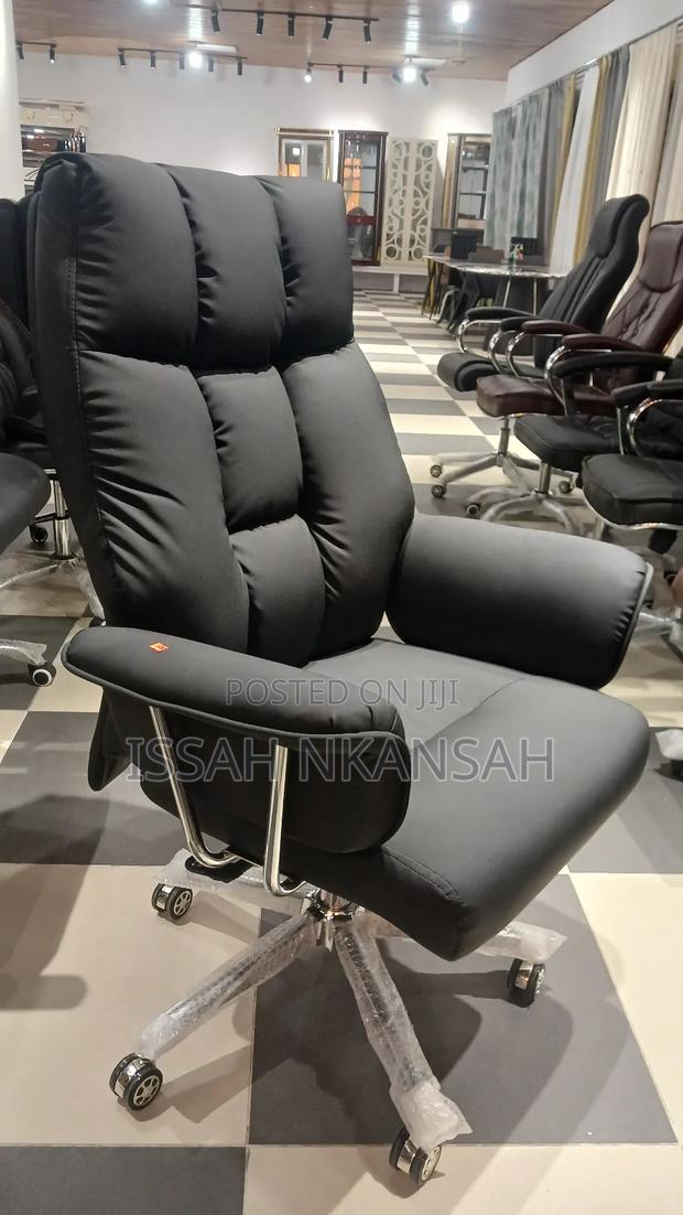 Luxury Office Chair · Photo 3