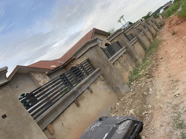 Parapets, Cooping, Walls and Pillars Design. · Photo 5