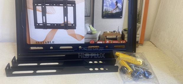 14”-42” Plasma Wall Mount · Photo 2
