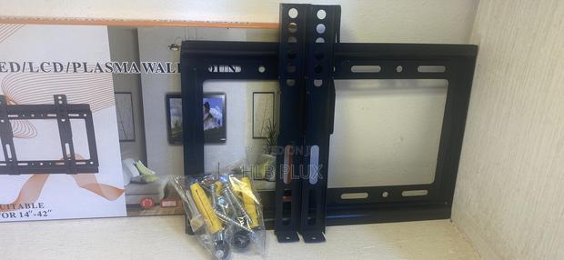 14”-42” Plasma Wall Mount · Photo 4