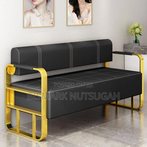 Salon Barbering Waiting Chair · Photo 1
