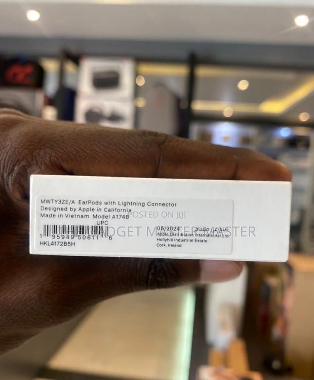 Apple Earpods Lightning Connector · Photo 3