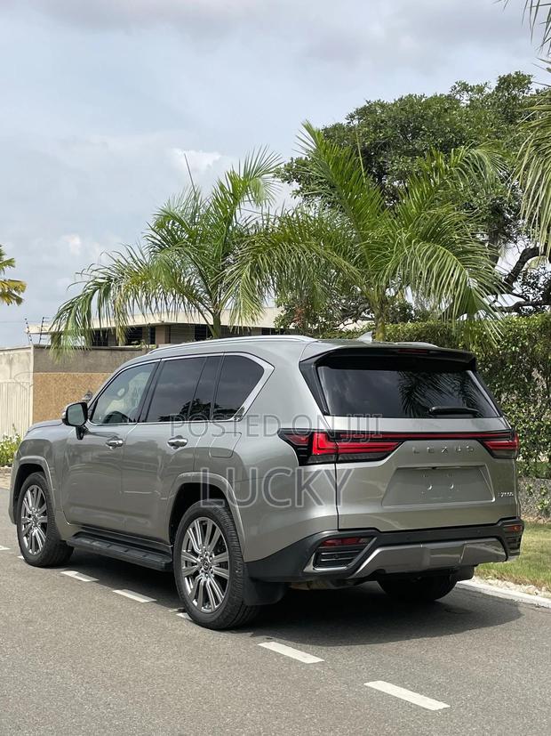 Lexus LX 600 2023 Gray · Photo 7